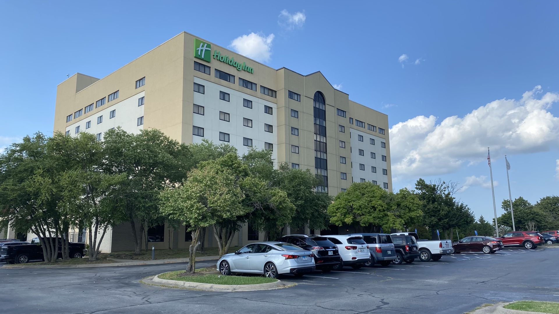 A photo of a Holiday Inn.