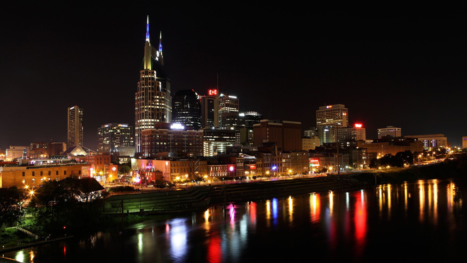 A view of the Nashville skyline at night.