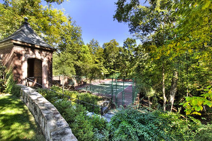 2019 Craigmore Drive courts