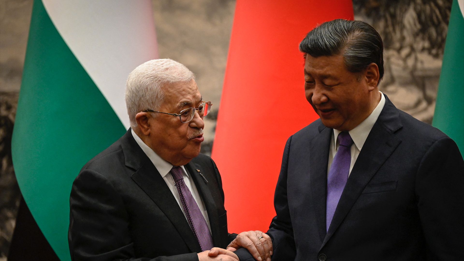 Palestinian President Mahmoud Abbas with Chinese President Xi Jinping