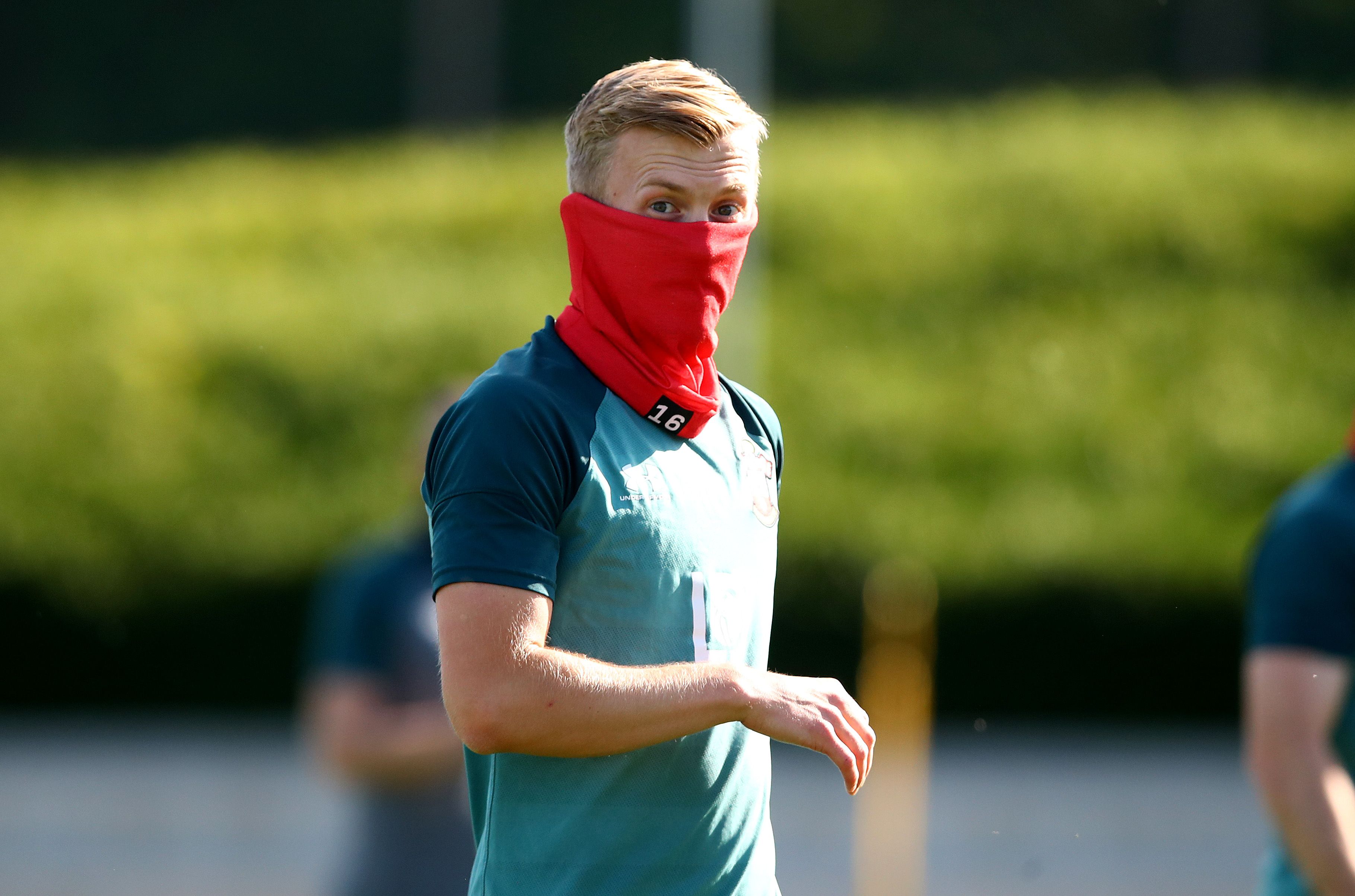 Southampton player with mask
