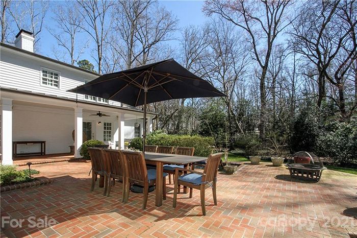 5022 Gorham Dr patio