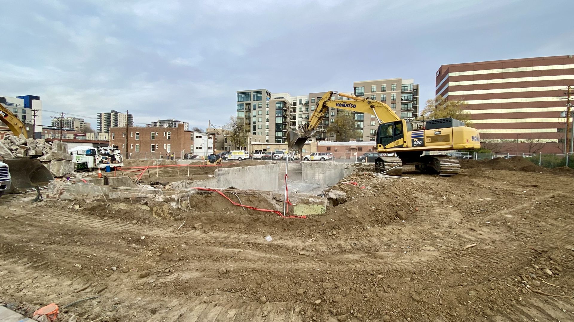 The former home of Racines, which will become an apartment building. Photo: Alayna Alvarez/Axios