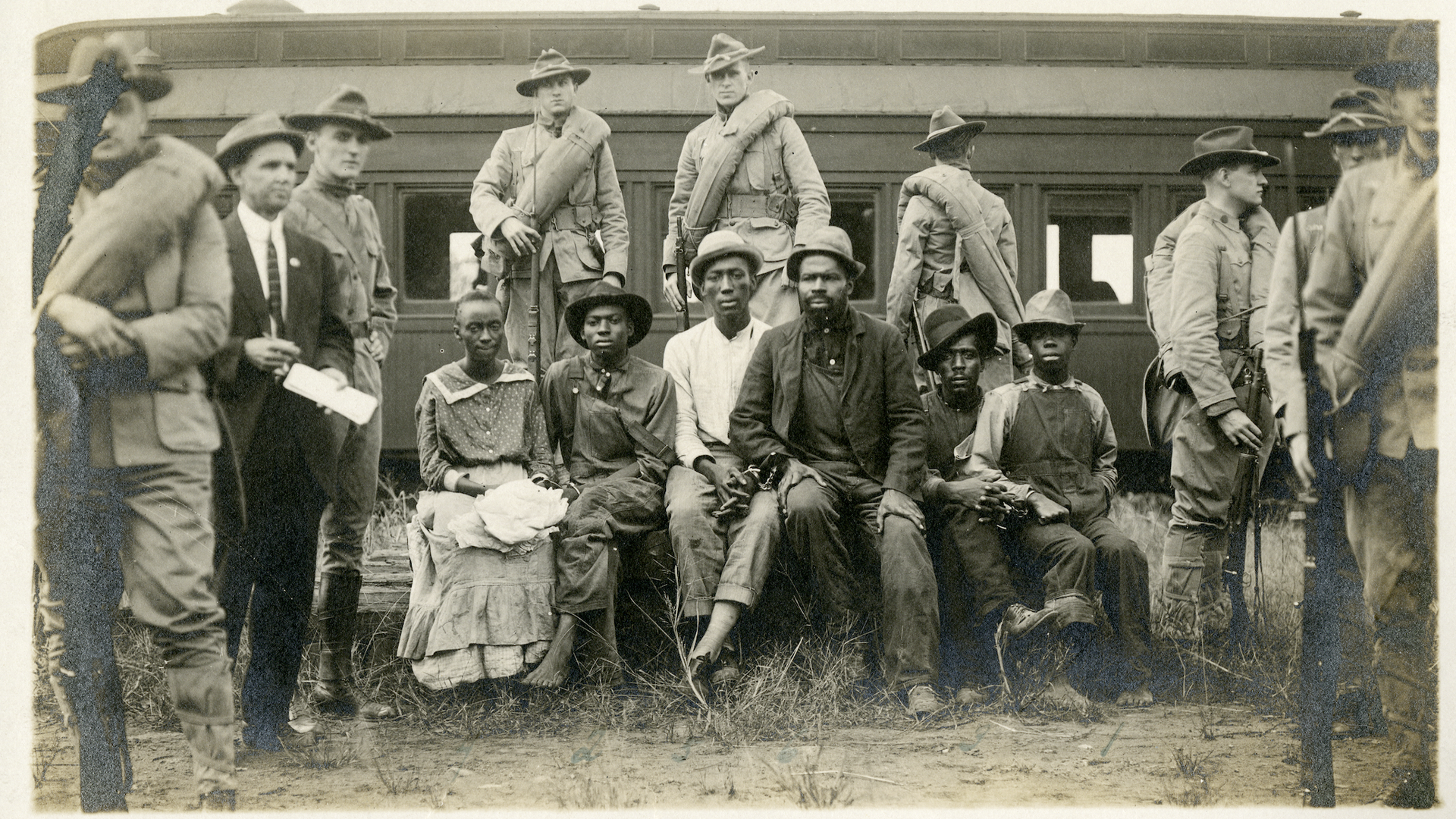 Forsyth County detainees, including Oscar Daniel and Ernest Knox, in Buford before their trials in 1912