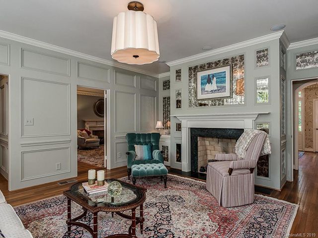 1737 Queens Road W formal lilving