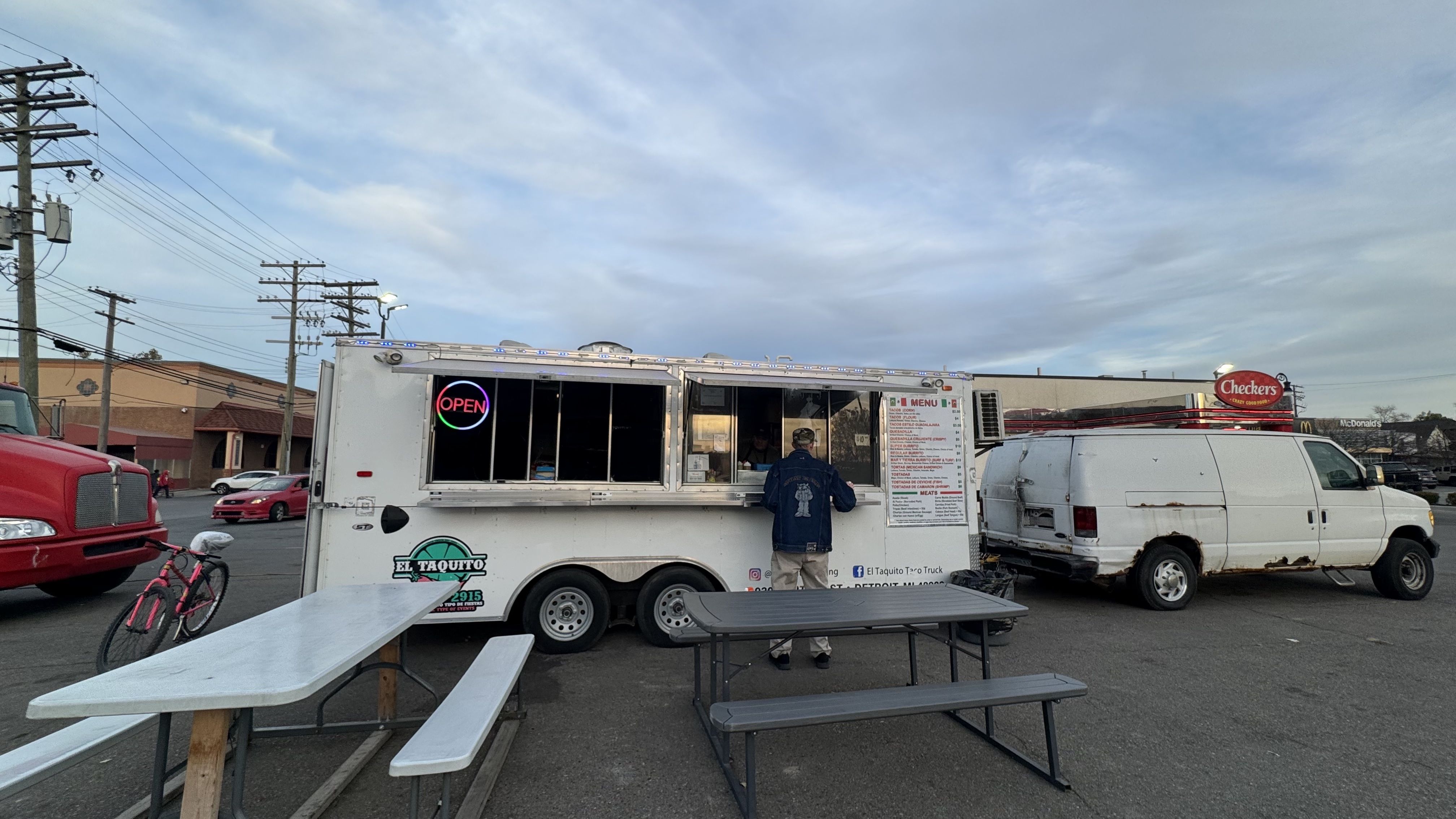 El Taquito Taco Truck on Military St. 