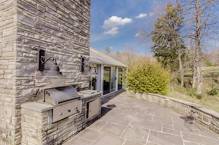 10450 Brief Rd patio