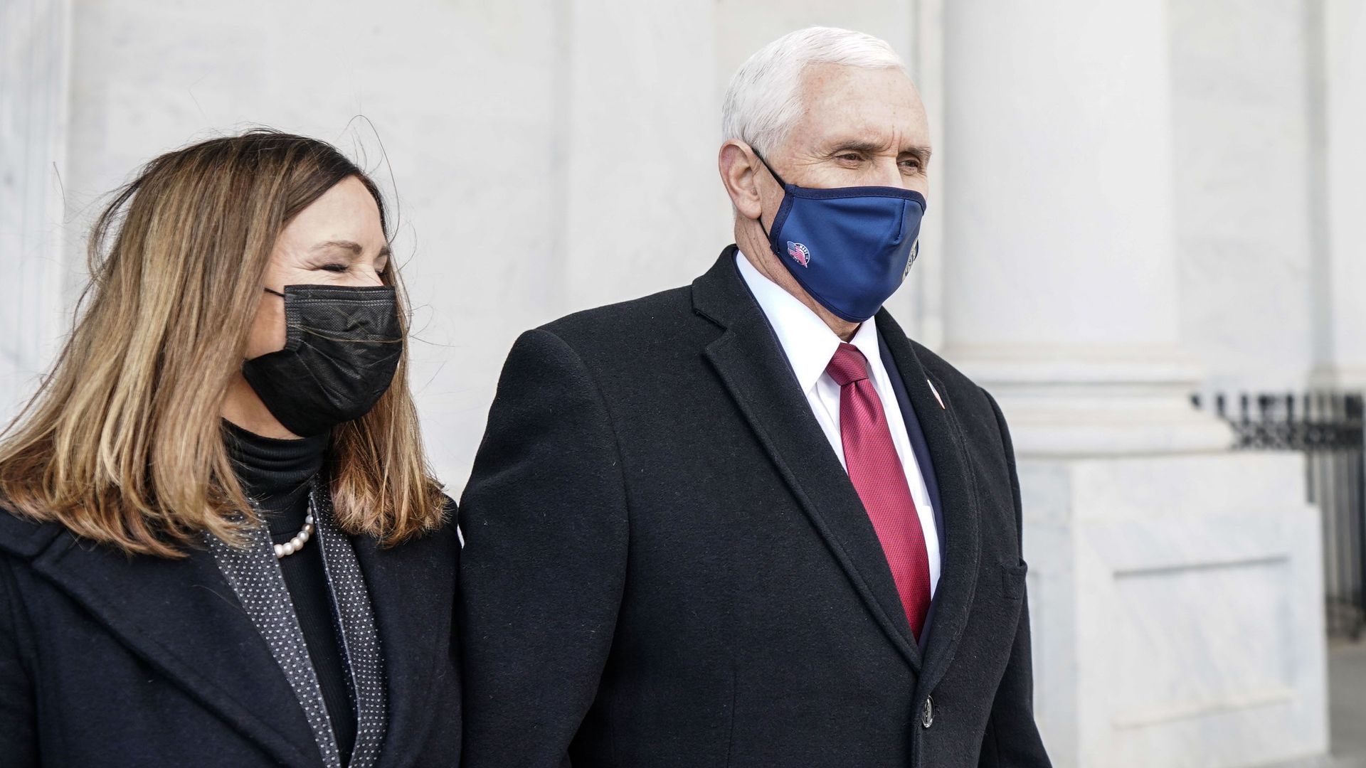 Mike Pence wearing a face mask