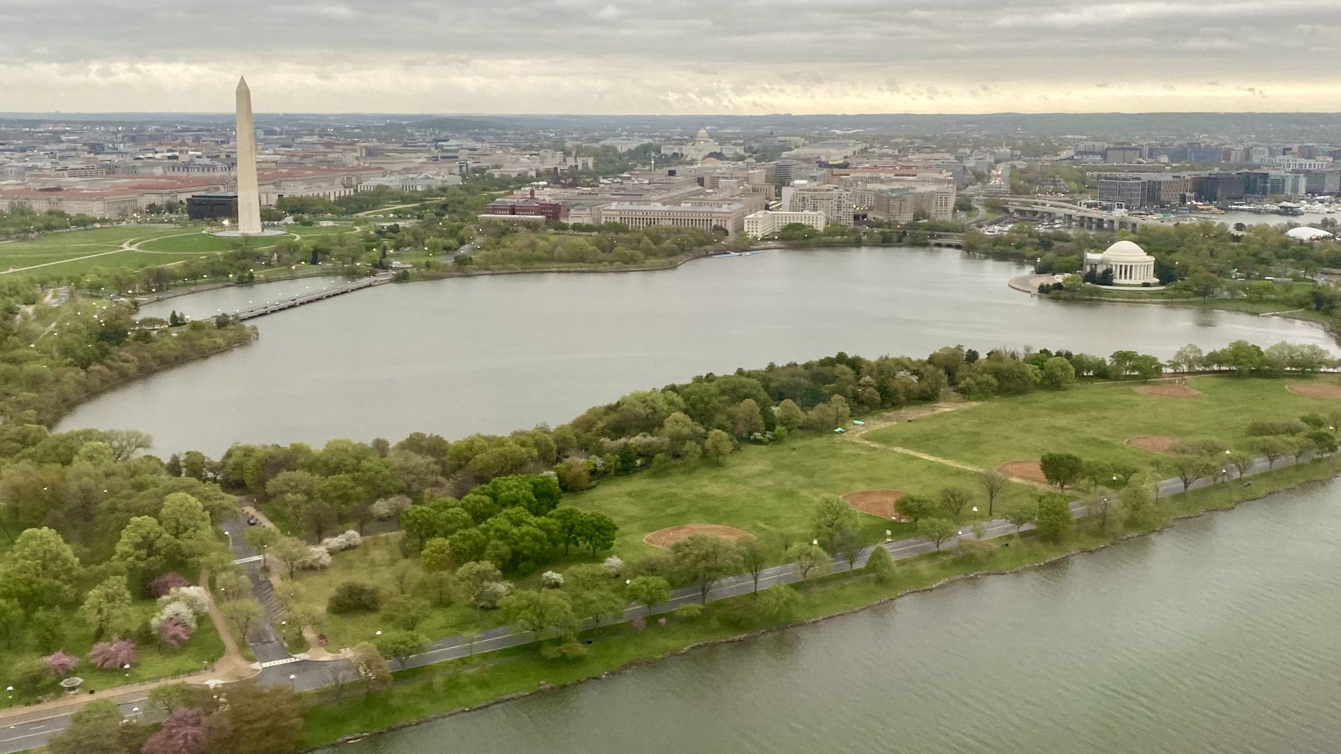 The Tidal Basin and Washington Monument are seen from an airplane on approach to Reagan National.