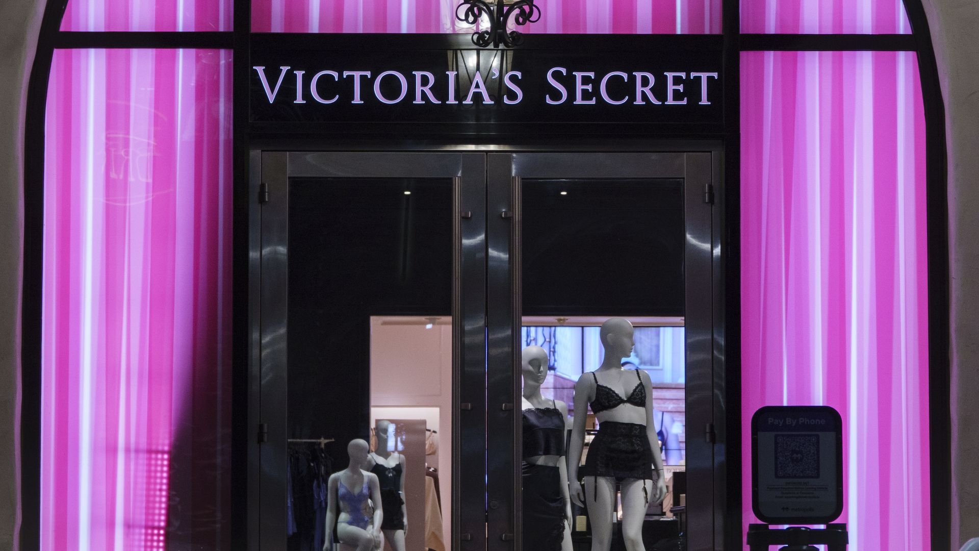 The pink entryway to a Victoria's Secret store