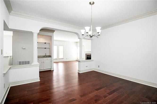 325 Queens Rd #11 interior