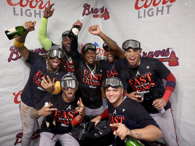 The Atlanta Braves are NL East champions for the sixth straight season,  here's the final out and celebration in Philadelphia amid a chorus of boos.  : r/Braves