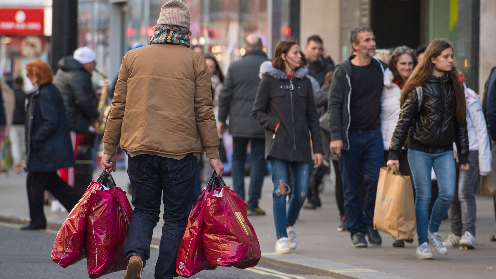 Shoppers doing last minute christmas shopping
