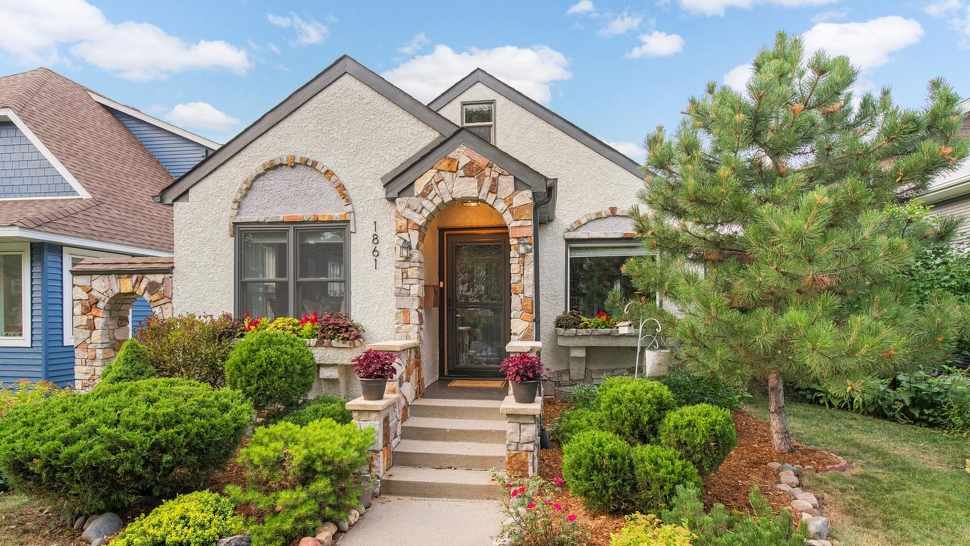 Spanish bungalow in St. Paul's MacGroveland asks 400K Axios Twin Cities