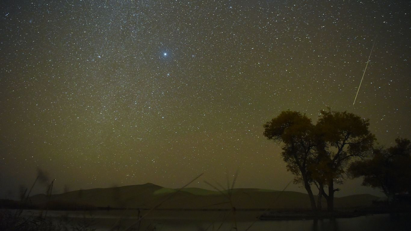 Orionid meteor shower 2022: Peak expected tonight - Axios