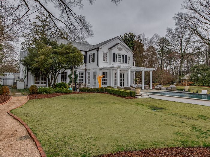 3021 Belvedere Ave yard