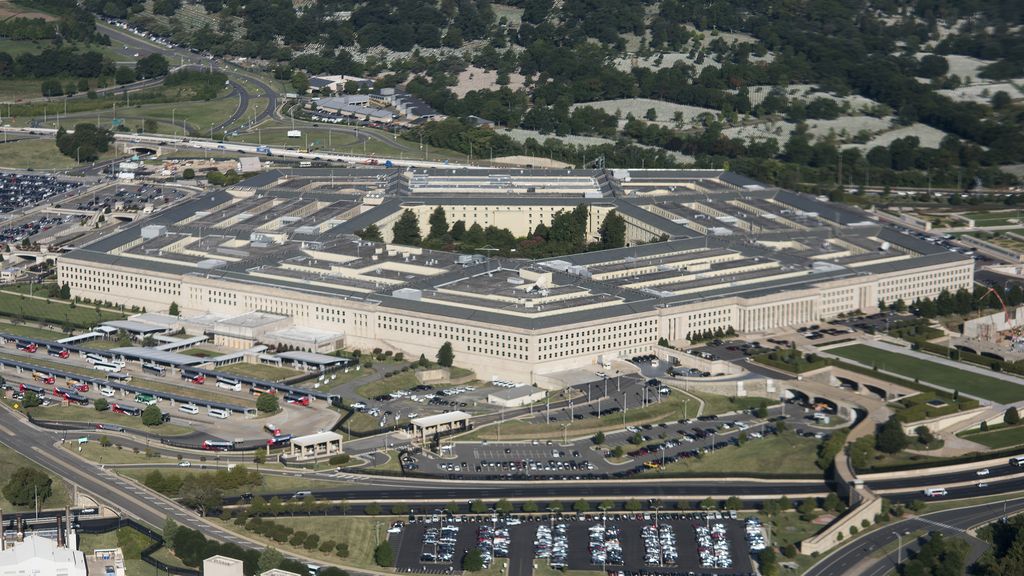 Ex-Pentagon Officials Warn Of Strain On Civilian-military Relations