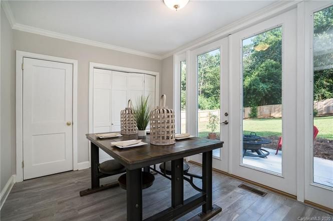 3418 Draper Ave. dining room