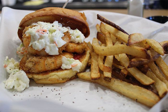 shrimp-burger-turnhouse-grille