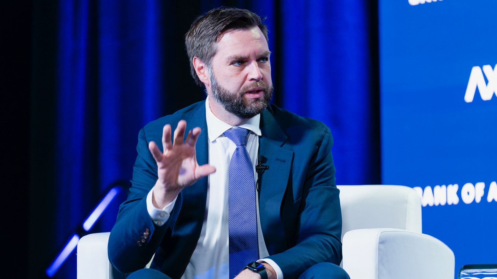 Axios' Sophia Cai interviews Sen. J.D. Vance.