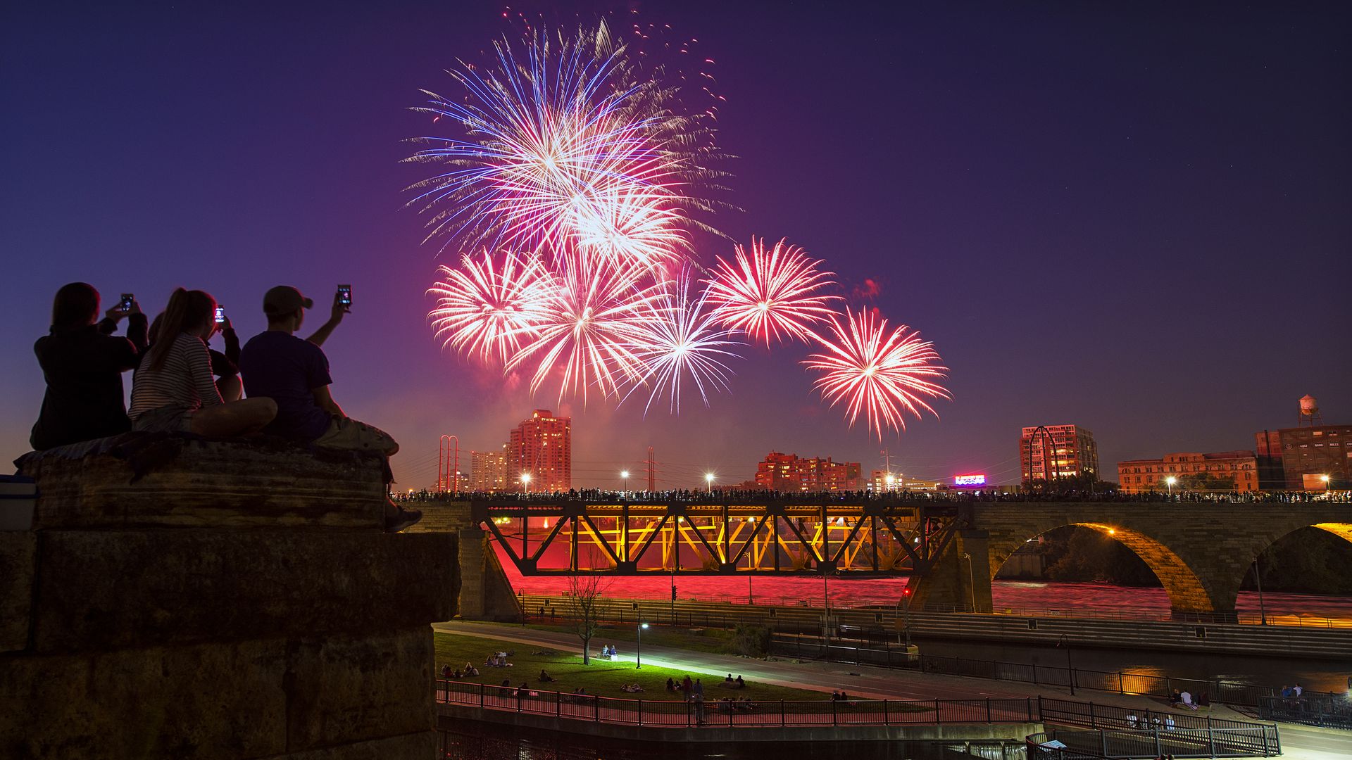 Fireworks over the Stone Arch bridge 