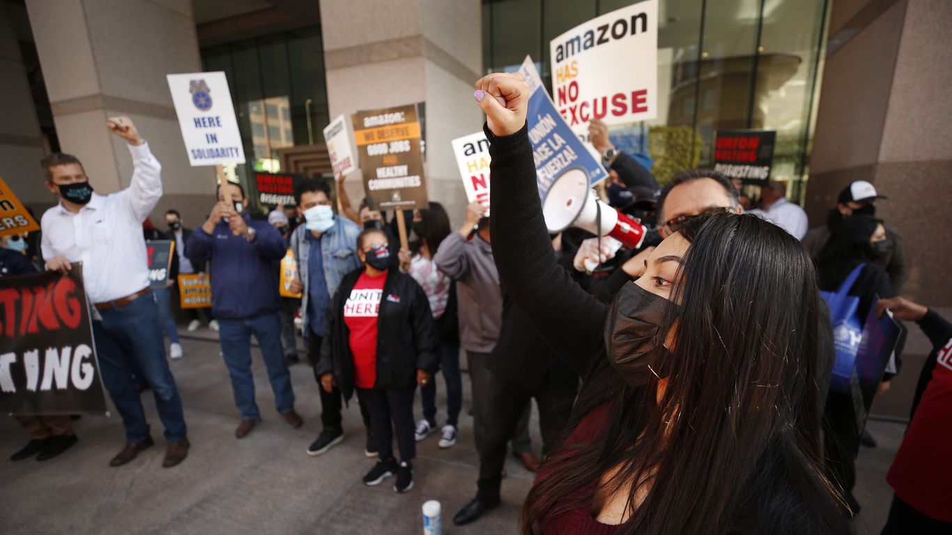 Pekerja Amazon di pusat penerbangan California berhenti dari pekerjaan mereka