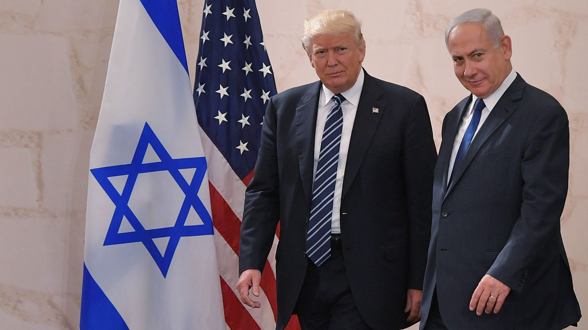 President Donald Trump (L) arrives at the Israel Museum to speak in Jerusalem on May 23, 2017, accompanied by Israeli Prime Minister Benjamin Netanyahu. 