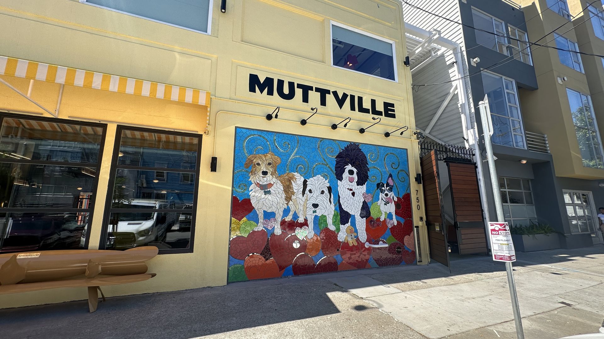 muttvile shelter in yellow