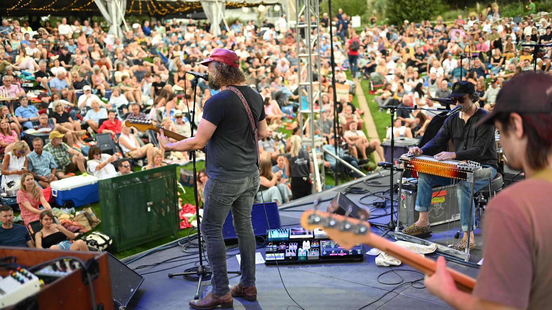 Matthew Houck of Phosphorescent performs at the Denver Botanic Gardens in 2025. Photo: Mark Makela/Getty Images