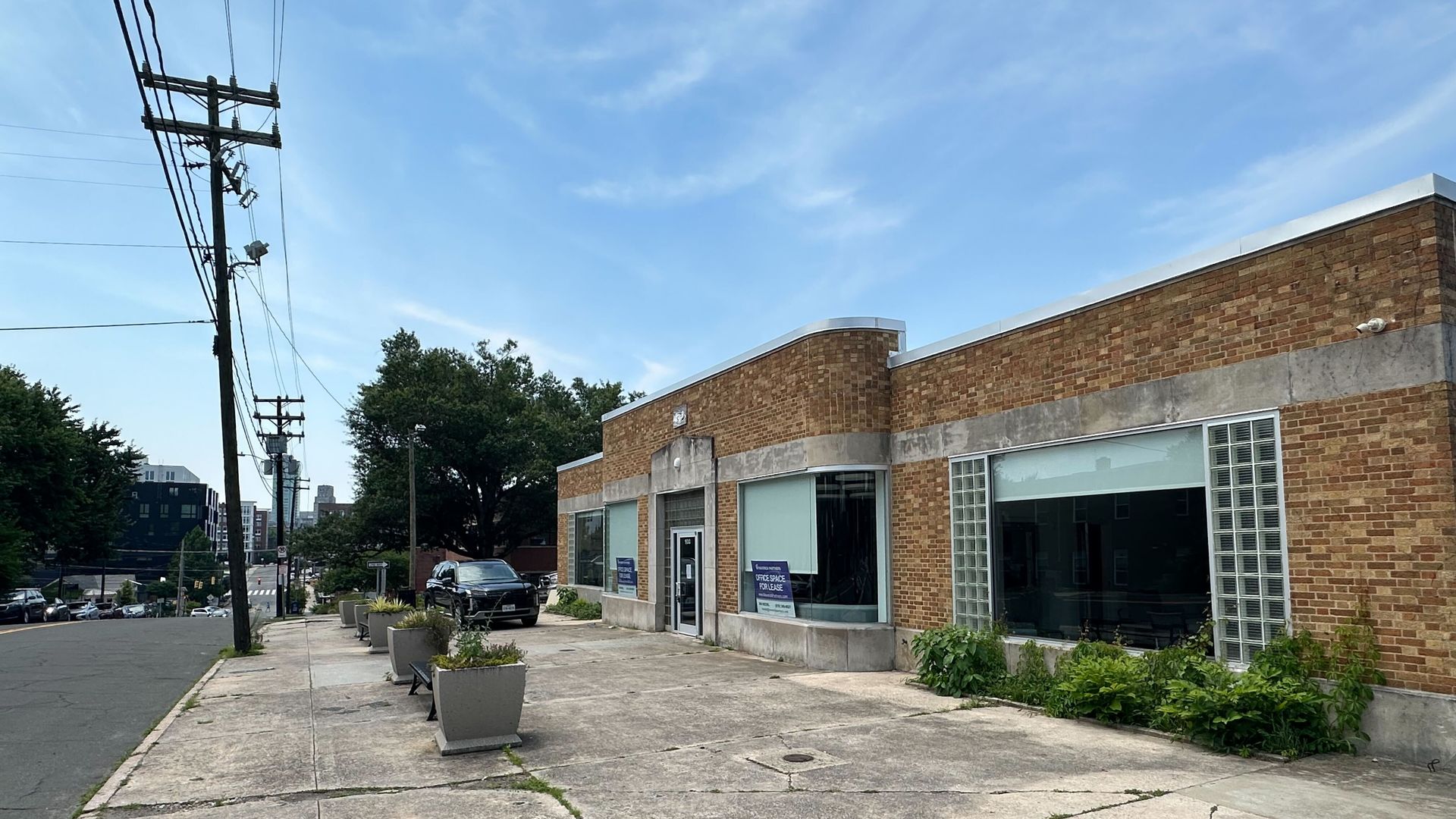 The former dry cleaners building at 733 Foster St