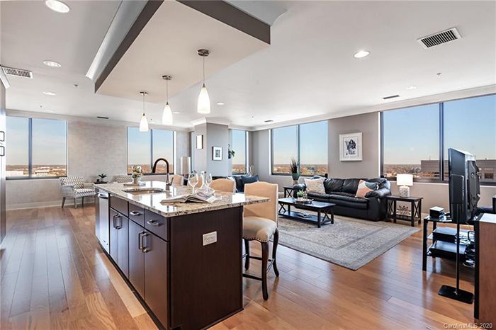 222 S Caldwell St #1811