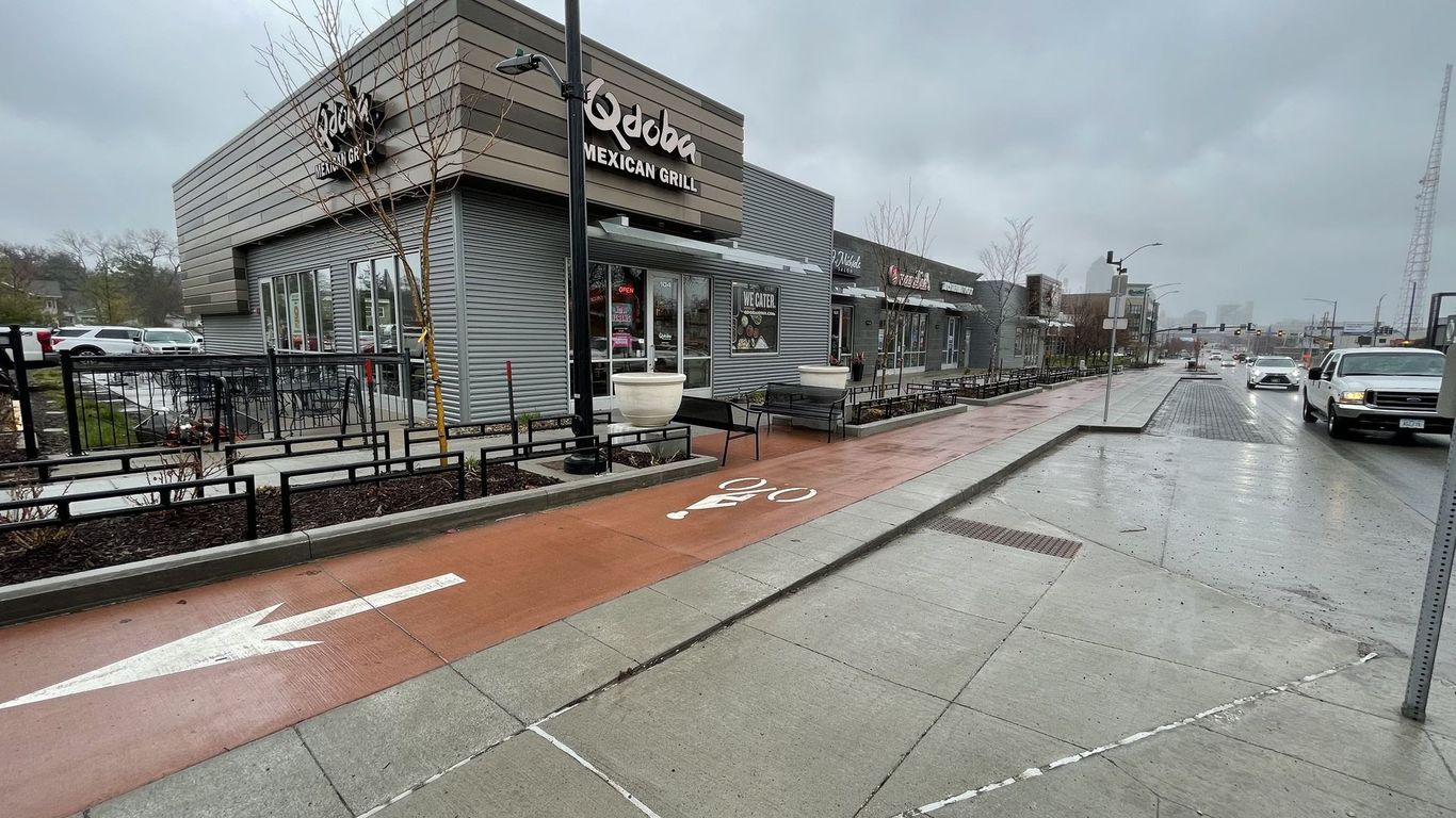 Ingersoll streetscape project stirs parking debate Axios Des Moines