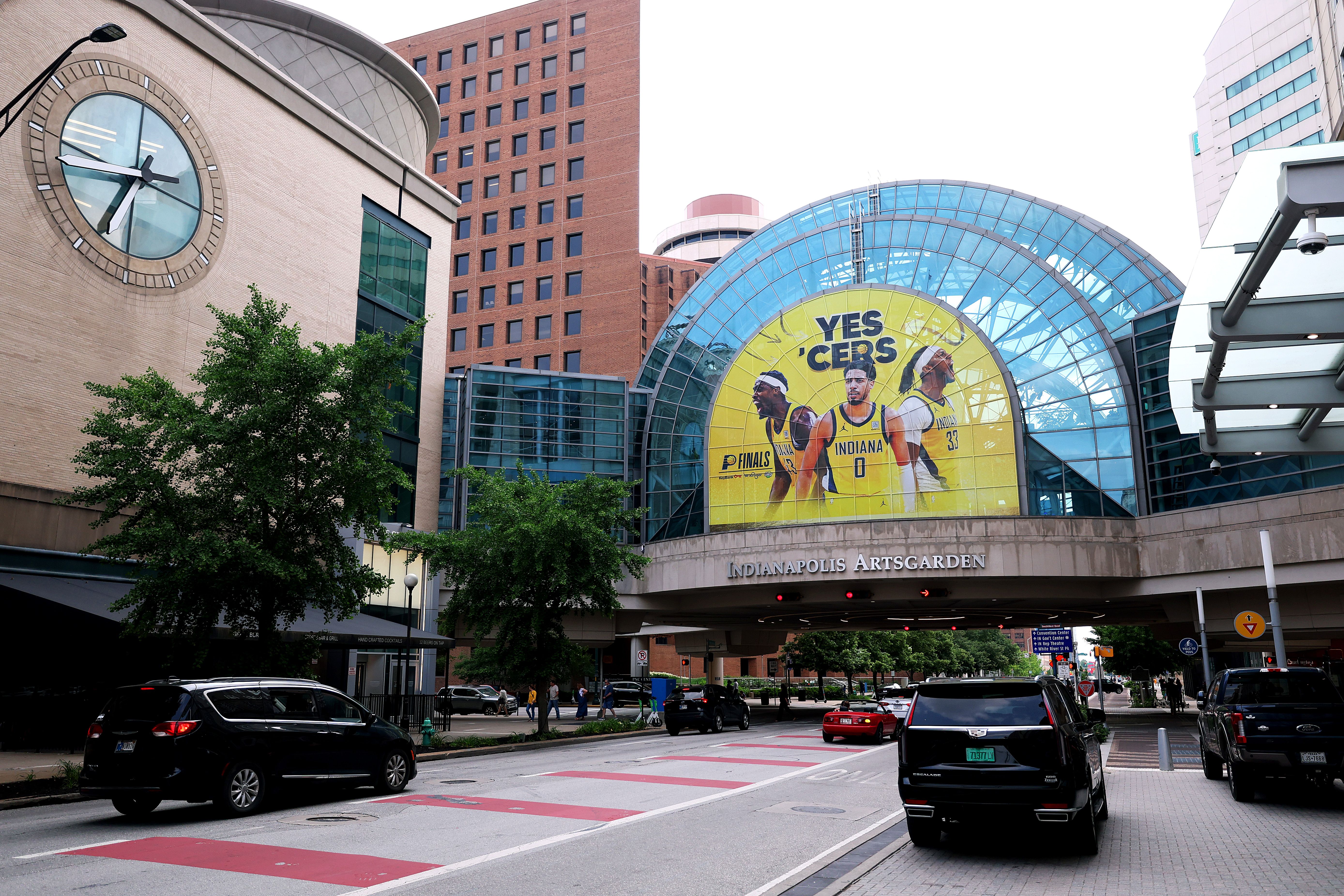 A yellow graphic on a building