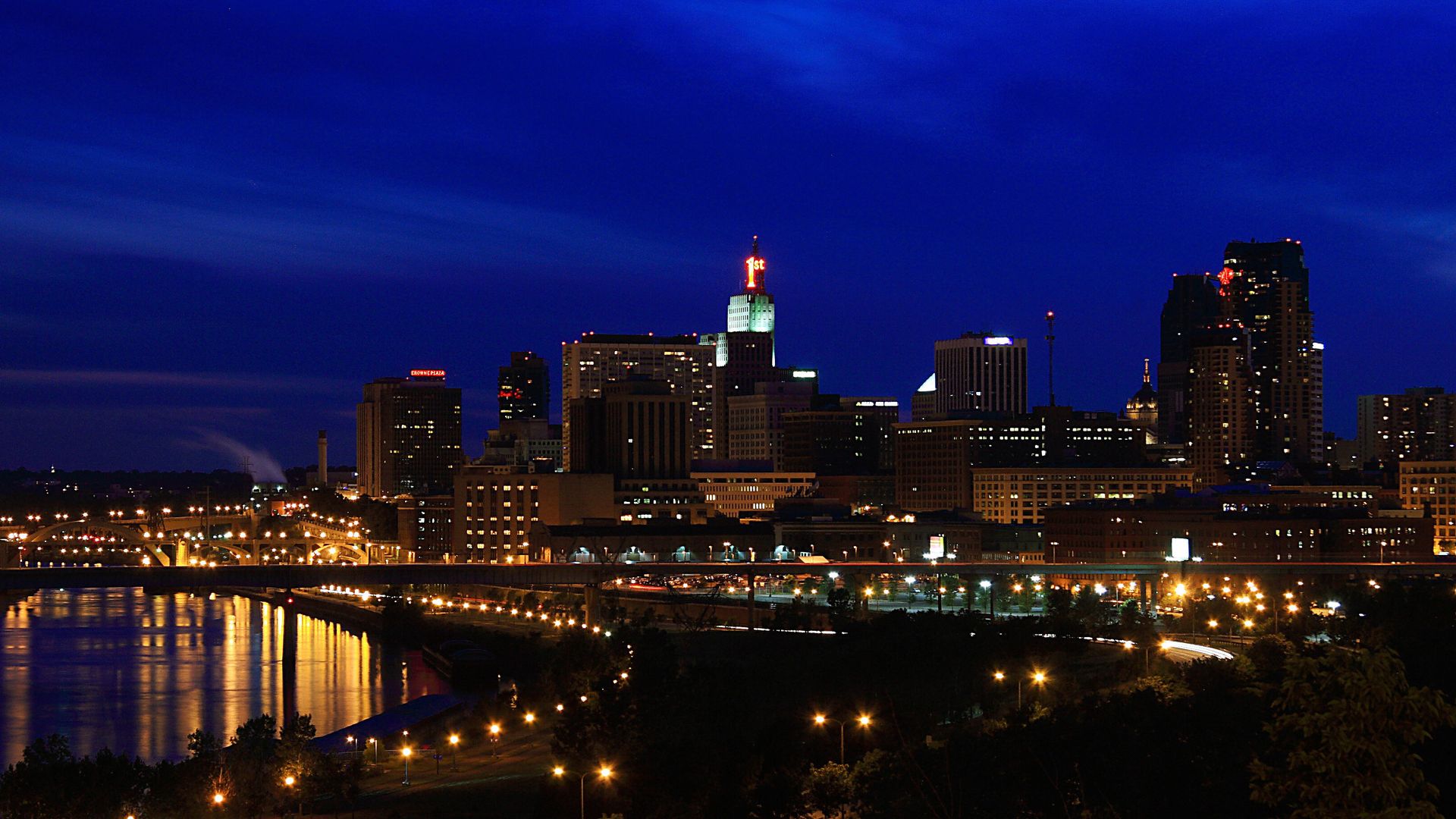 Downtown St. Paul skyline at night