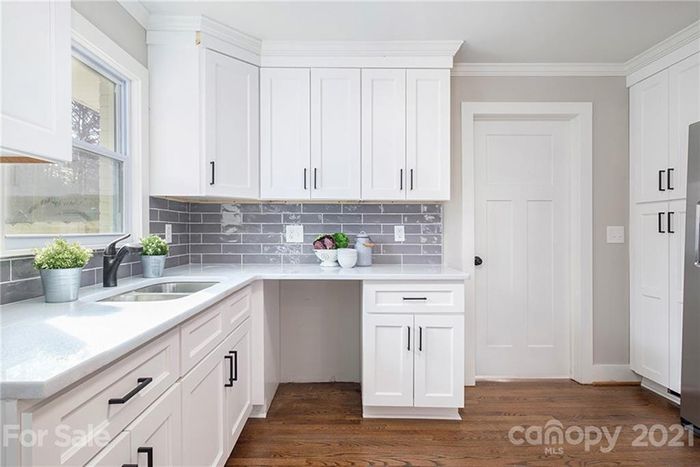 2510 Purser Dr kitchen