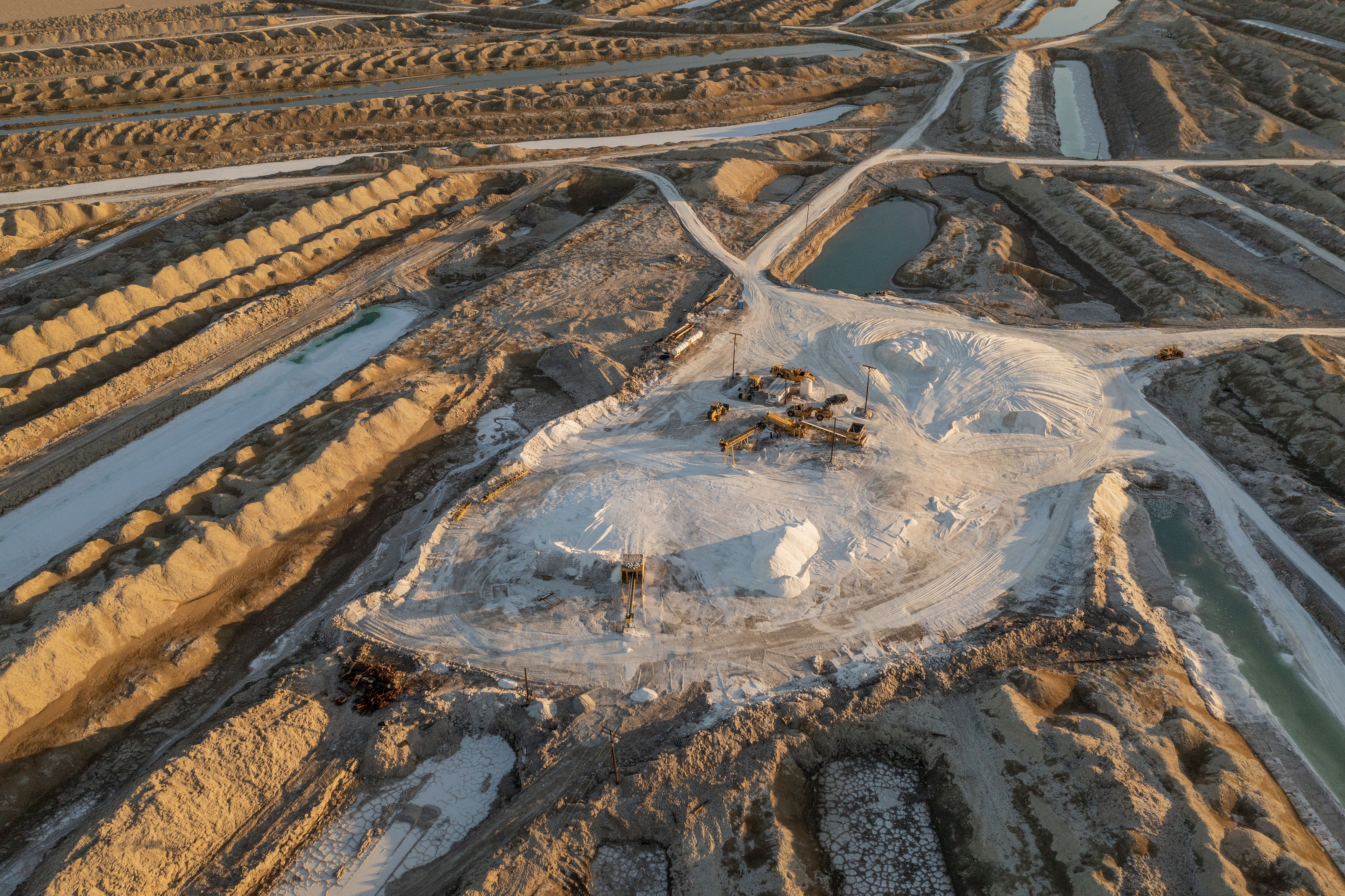 axios.com - Megan Stringer - Texas researchers are using robot fish to help U.S. mineral supply