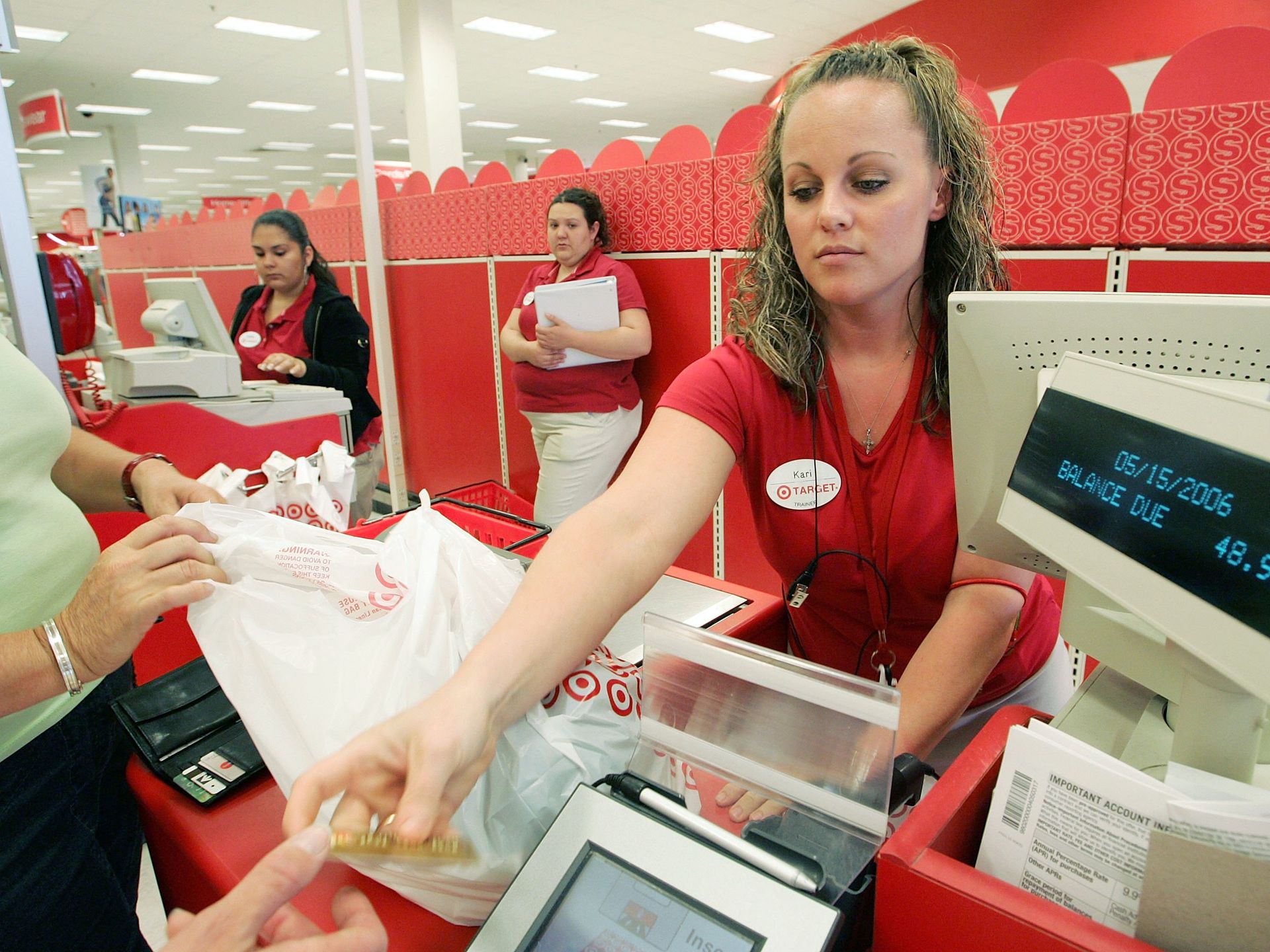 target-raises-top-base-pay-to-24-hour