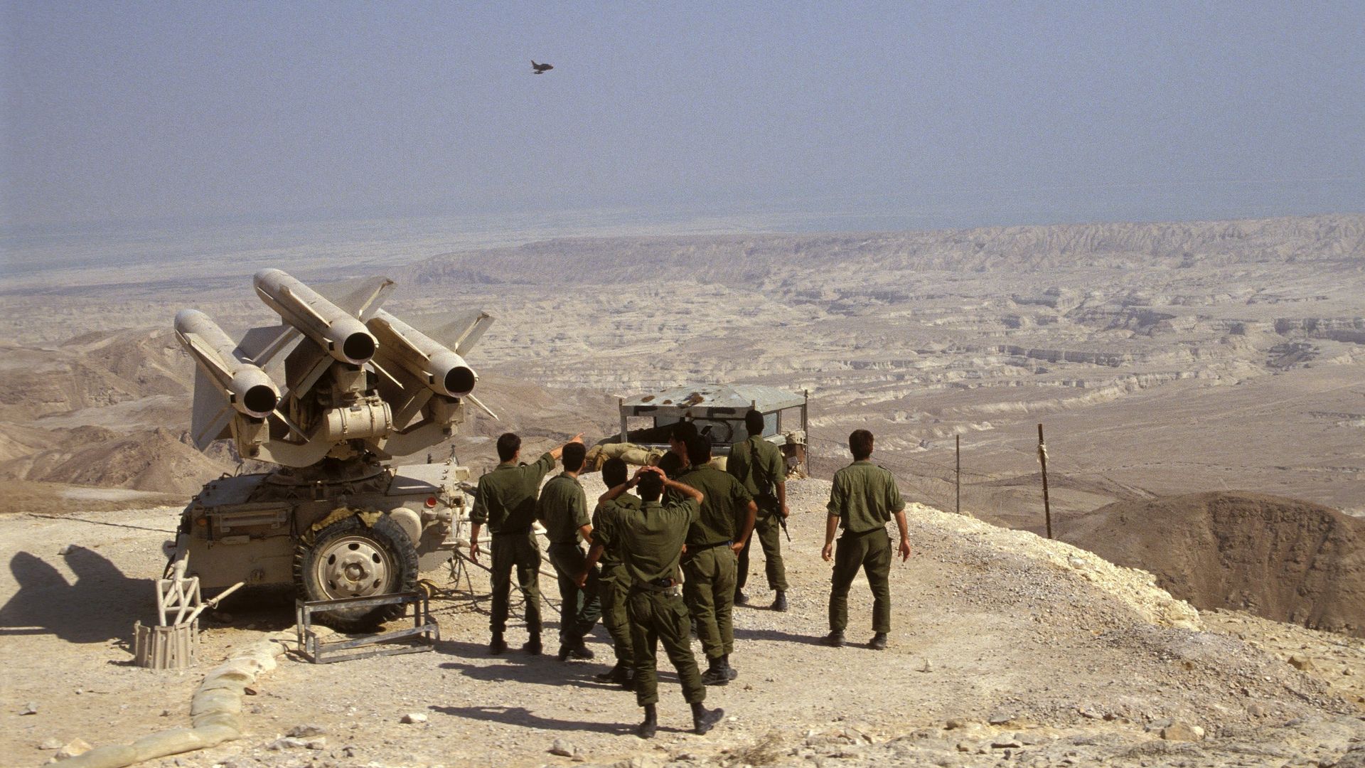Israeli soliders stand next to a HAWK system near Jericho in 1993. Photo: Esaias Baitel/Gamma-Rapho via Getty Images