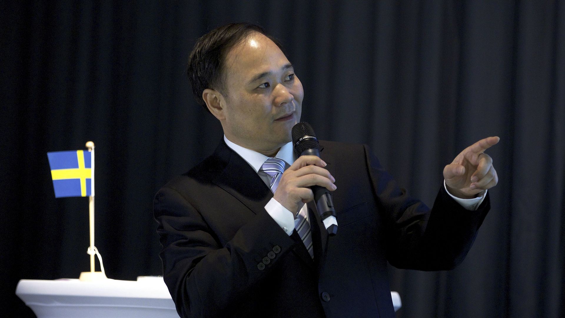 Geely chairman speaking