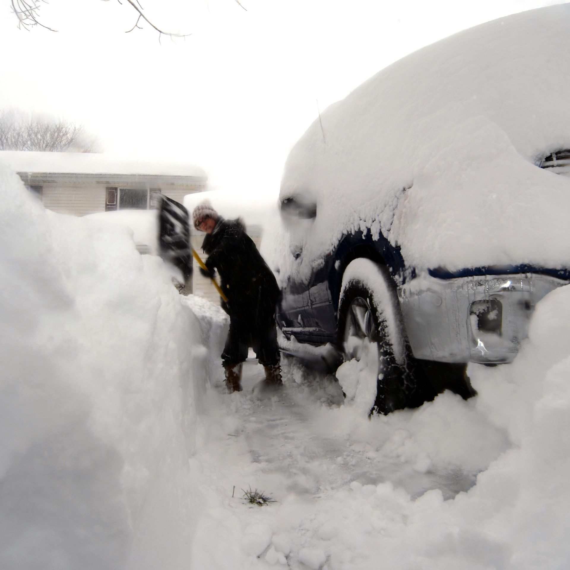 Crippling lake effect snow aims for Buffalo, New York