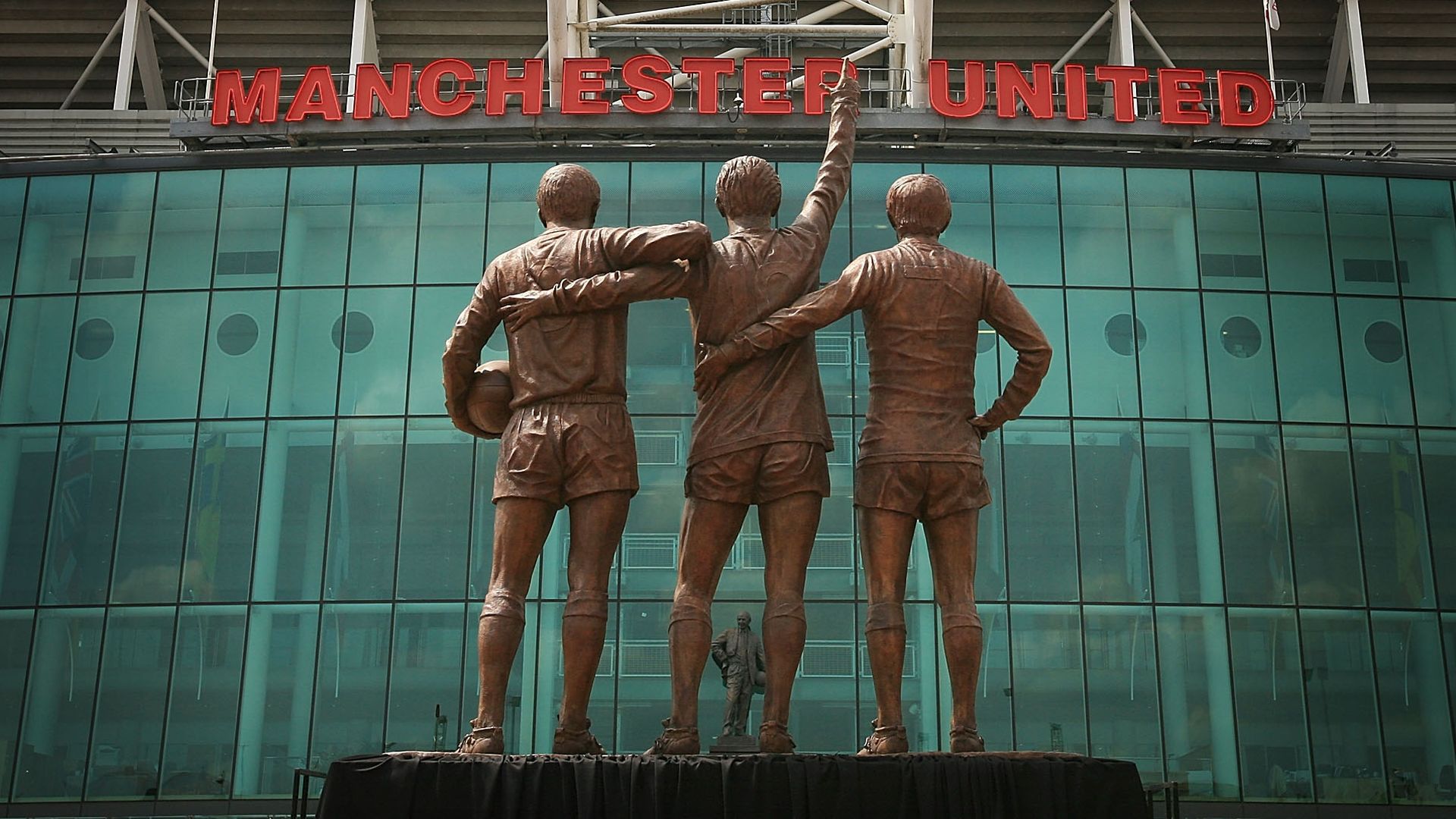 Manchester United statue
