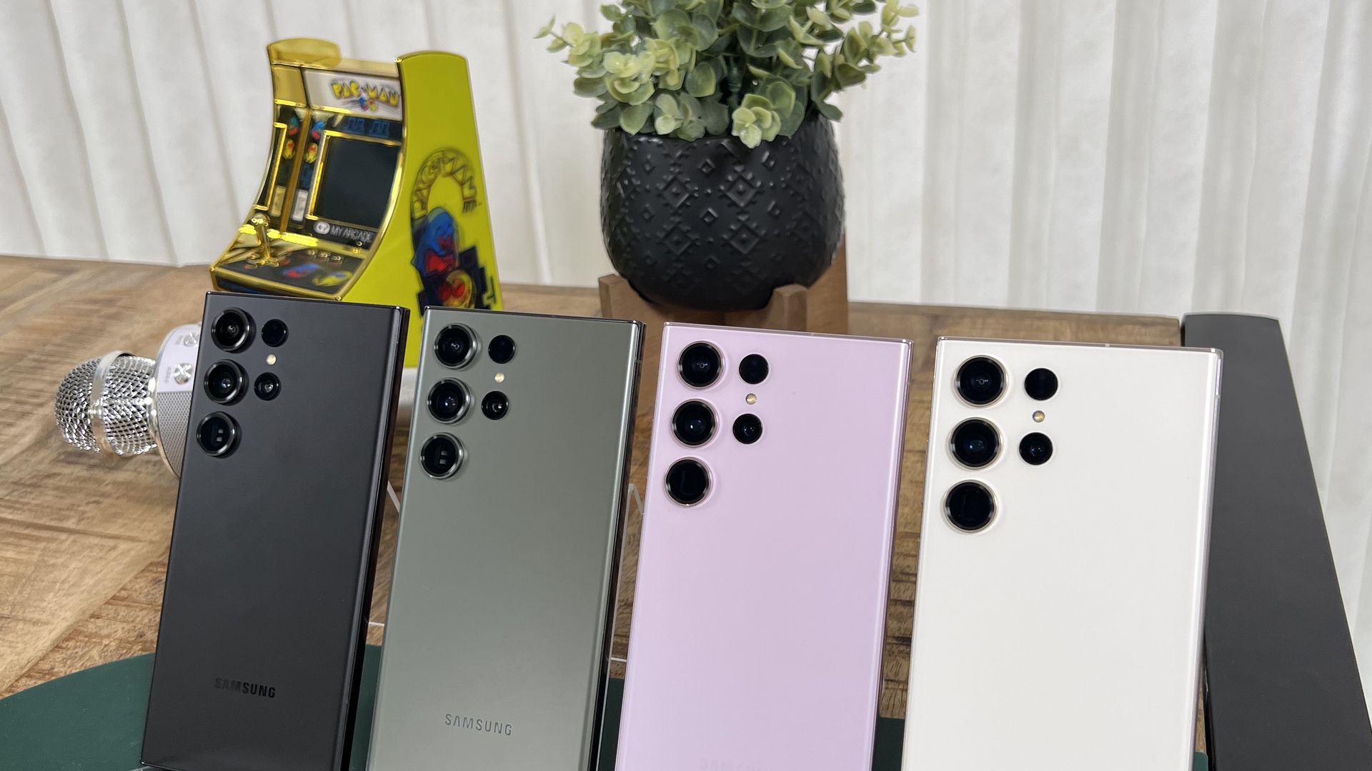 Samsung's Galaxy S23 Ultra features a 200-megapizel camera and comes in four colors.