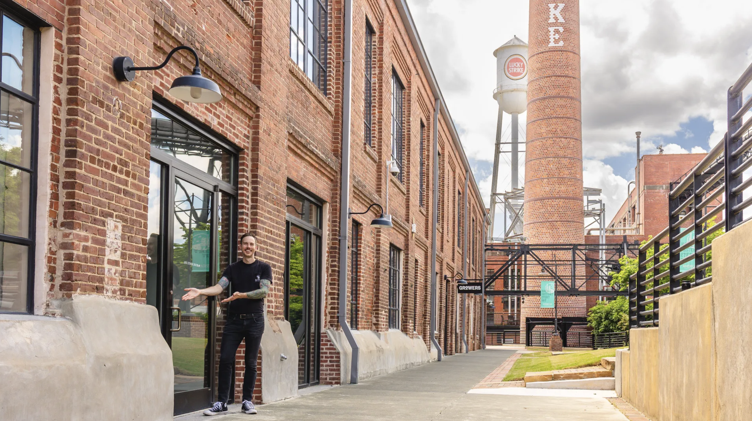 Lutra Bakery exterior