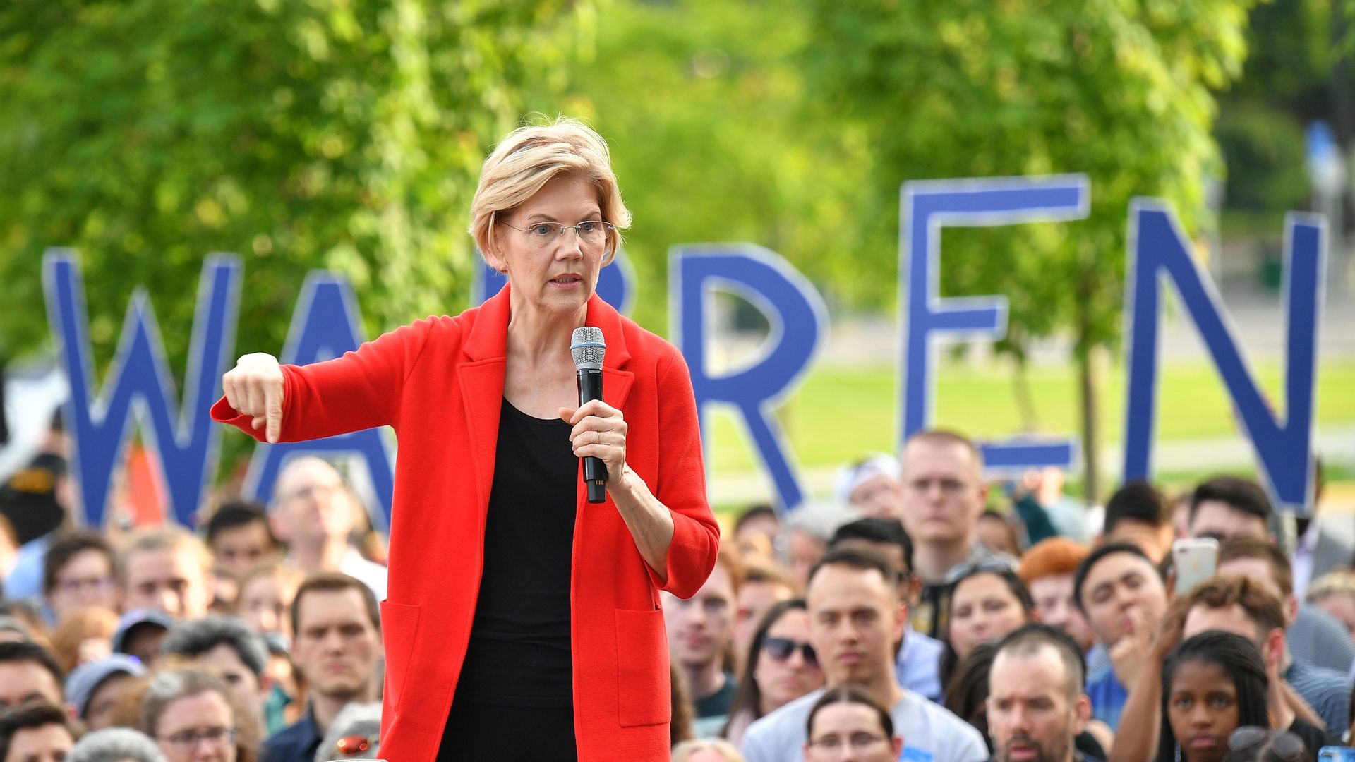 Democratic presidential candidate Elizabeth Warren gestures as she speaks during a campaign stop