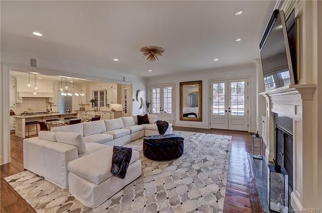 4715 Carmel Club Dr living/kitchen