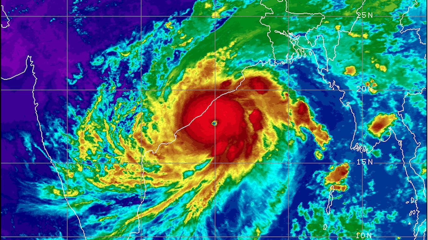 Cyclone Fani Potentially catastrophic storm nears Indian coast