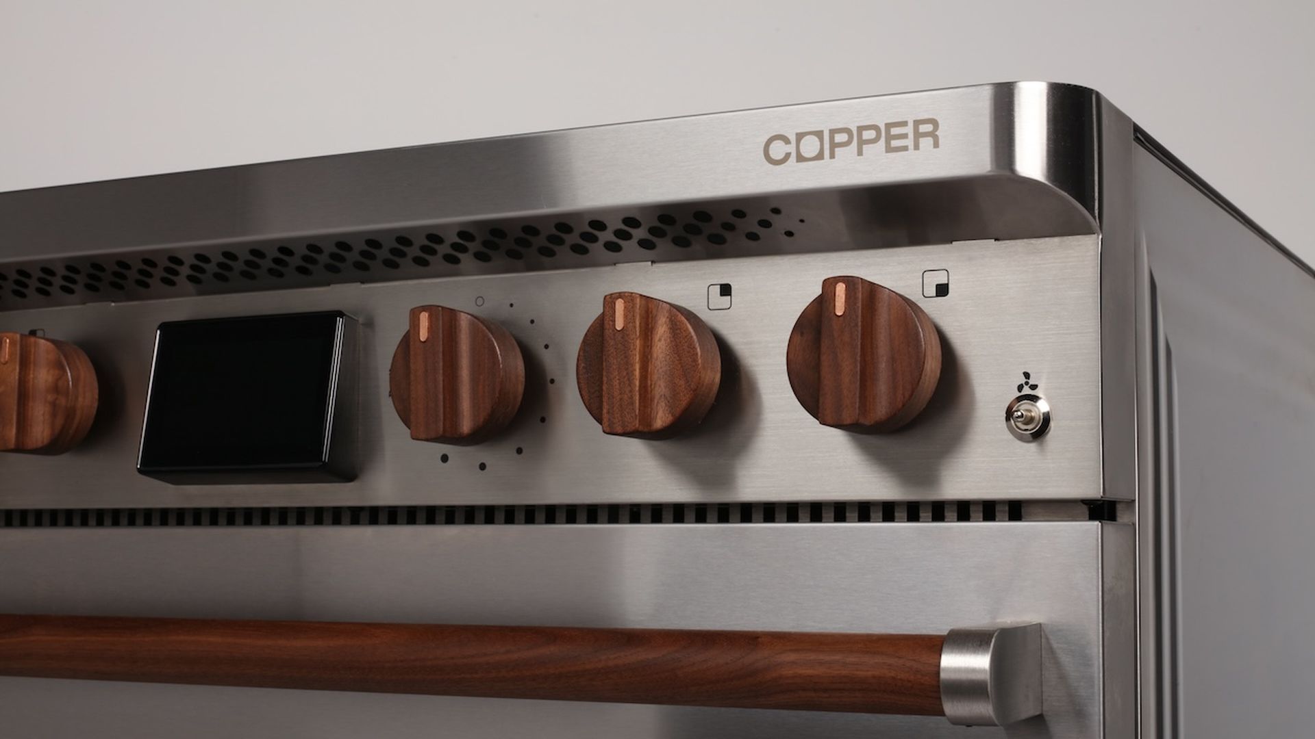 Photo of the Copper battery-equipped induction stove