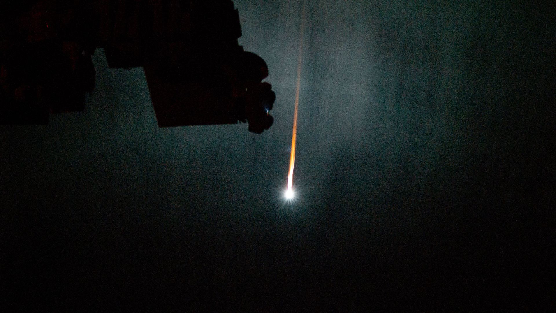 A streaking spacecraft as it burns up in the atmosphere
