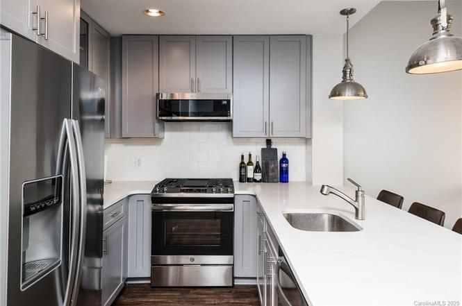 315 Arlington Ave #1802 kitchen