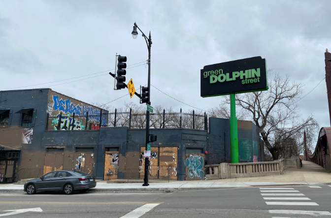 building with graffii